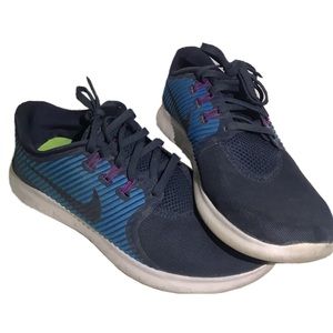 Nike Free Tennis Shoes GUC 👟